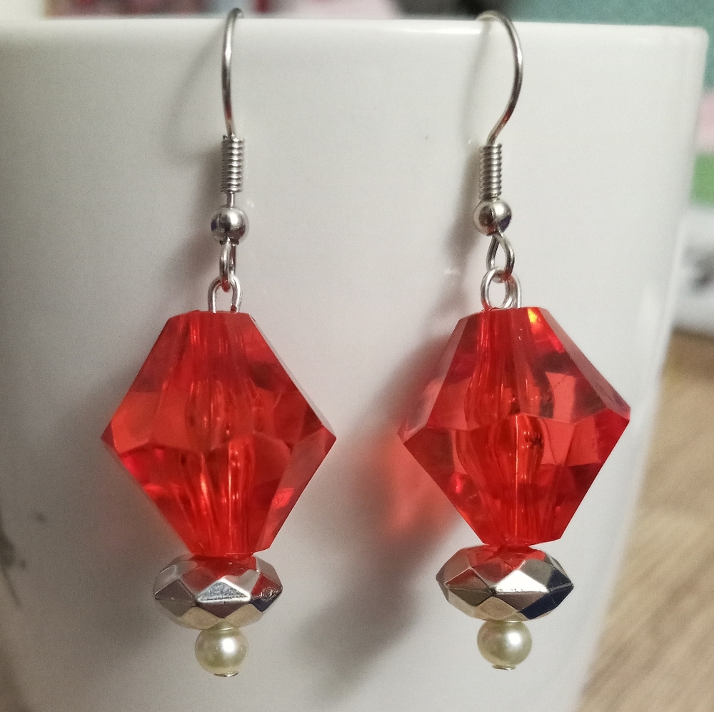 Hand Crafted Red sterling silver crystal earrings with freshwater pearls New